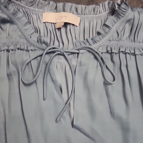 $4 FIRM 🌟FINAL MARK DOWN🌟 LOFT Light Blue Green Ruffle Sleeveless Blouse - Picture 9 of 9